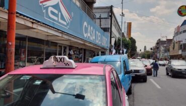 Excelente Esquina en Av Comercial de Gran Afluencia Peatonal y Vehicular