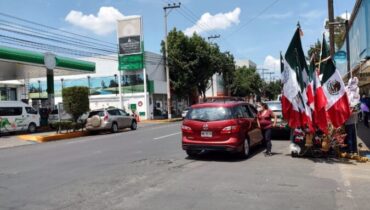 Excelente Esquina en Av Comercial de Gran Afluencia Peatonal y Vehicular