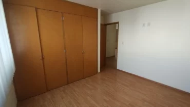 Depto amplio, iluminado, a un Lado de Satélite y Mundo E