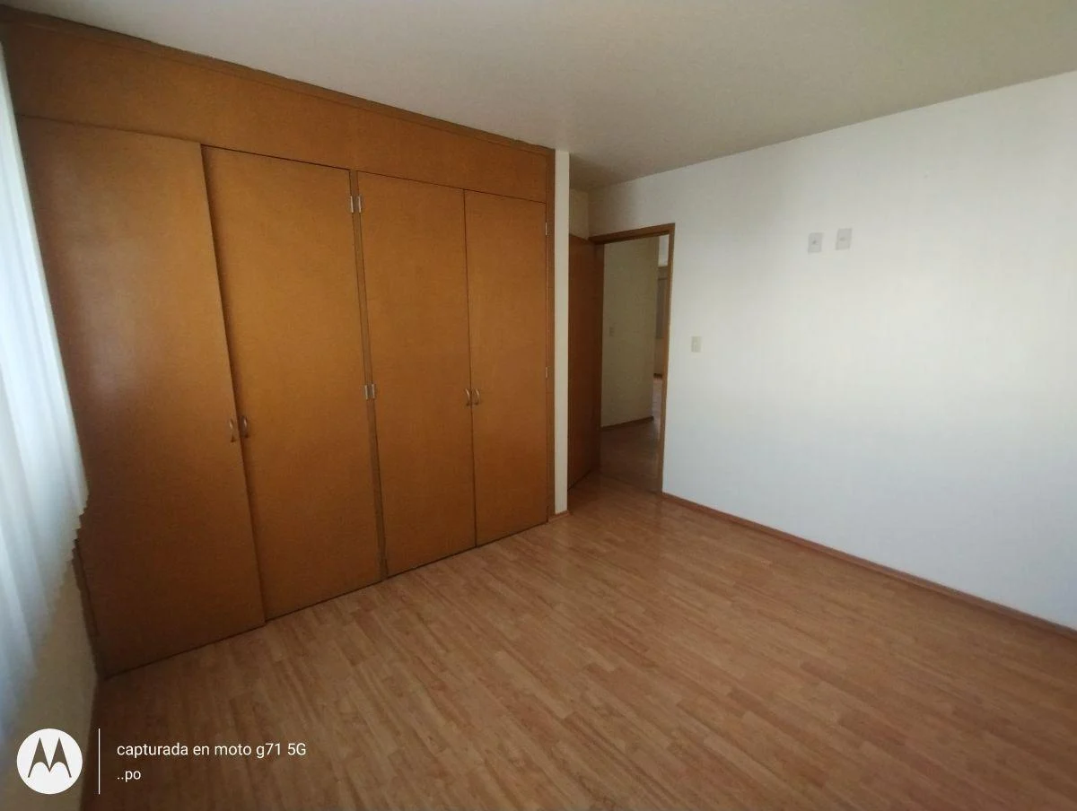 Depto amplio, iluminado, a un Lado de Satélite y Mundo E