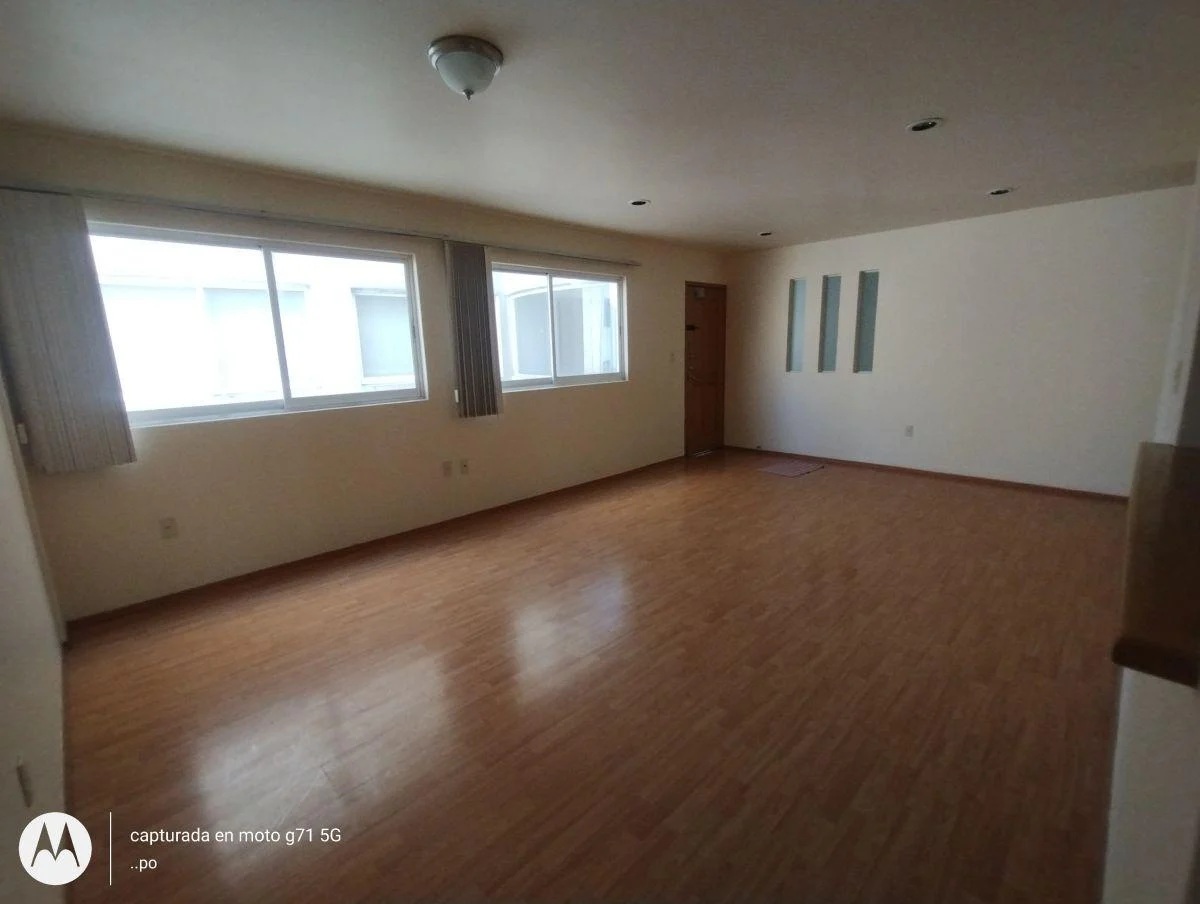 Depto amplio, iluminado, a un Lado de Satélite y Mundo E