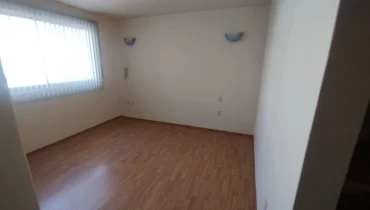 Depto amplio, iluminado, a un Lado de Satélite y Mundo E