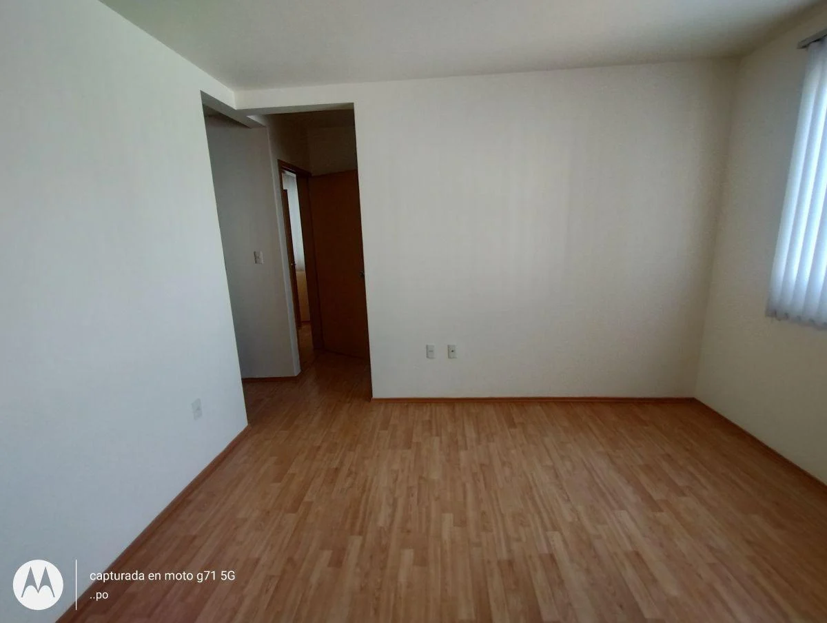 Depto amplio, iluminado, a un Lado de Satélite y Mundo E