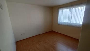 Depto amplio, iluminado, a un Lado de Satélite y Mundo E