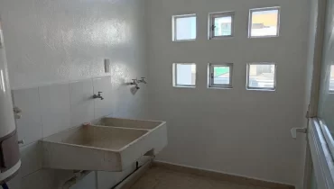 Depto amplio, iluminado, a un Lado de Satélite y Mundo E