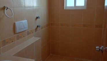 Depto amplio, iluminado, a un Lado de Satélite y Mundo E