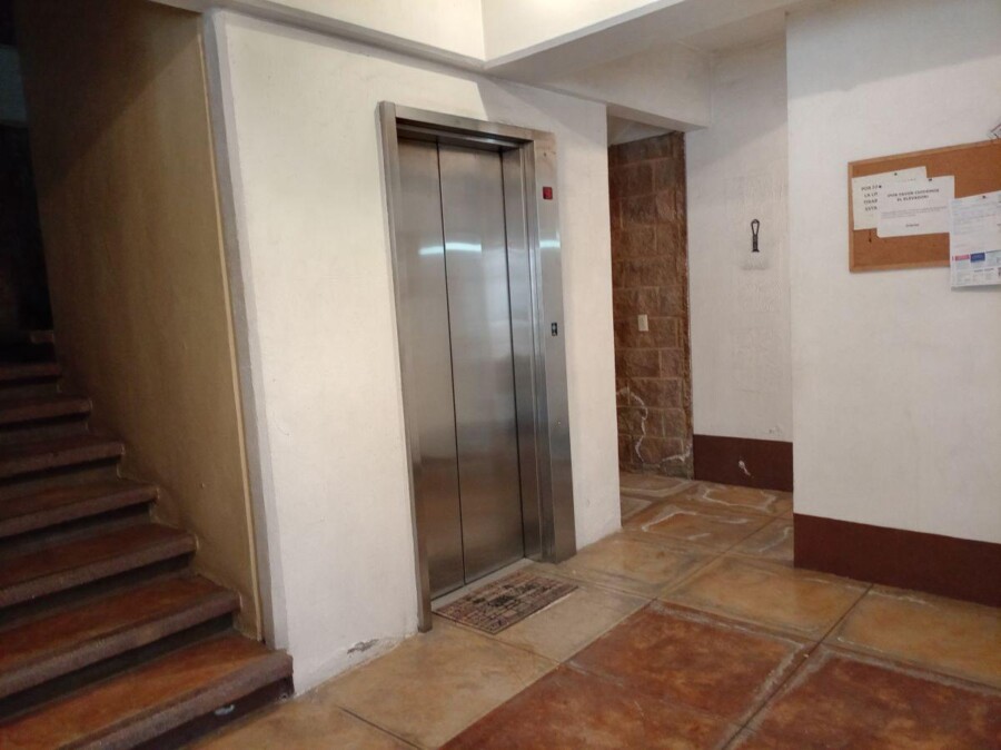 Depto amplio, iluminado, a un Lado de Satélite y Mundo E