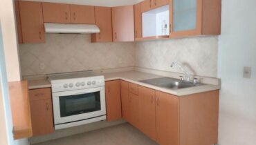 Depto amplio, iluminado, a un Lado de Satélite y Mundo E